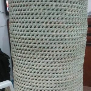 👕🧺 CESTO PARA INDUMENTARIA CON TAPA EN PALMA CARANDAY – ARTESANAL