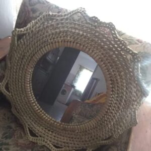 ESPEJO CON BORDE ARTESANAL EN PALMA CARANDAY REDONDO 30 CM